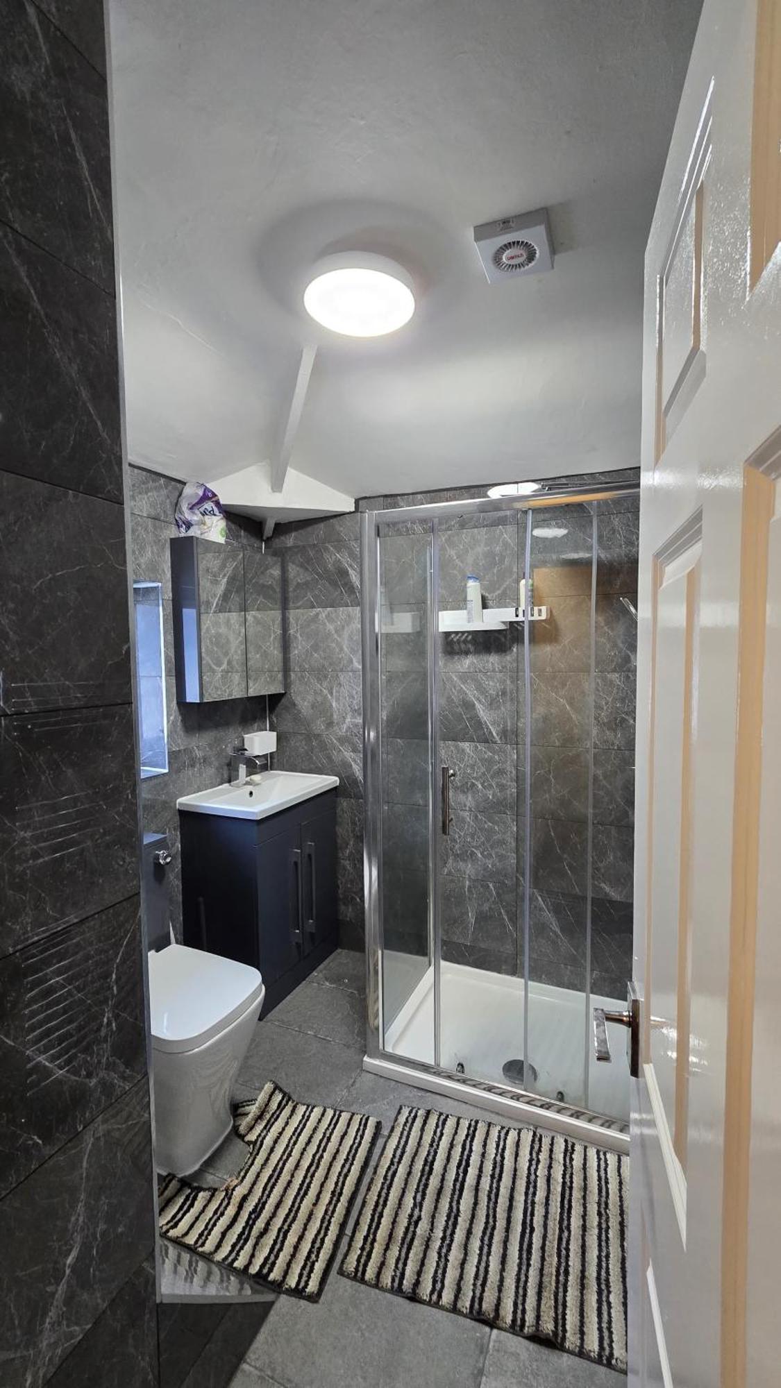 Entire Three Bedroom House In 버밍엄 외부 사진