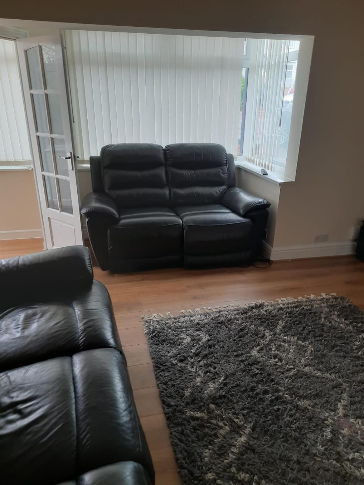 Entire Three Bedroom House In 버밍엄 외부 사진